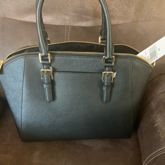 Michael kors purse - Picture 2 of 6